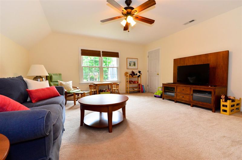204 Townsend Ct, Cary, NC 27518
