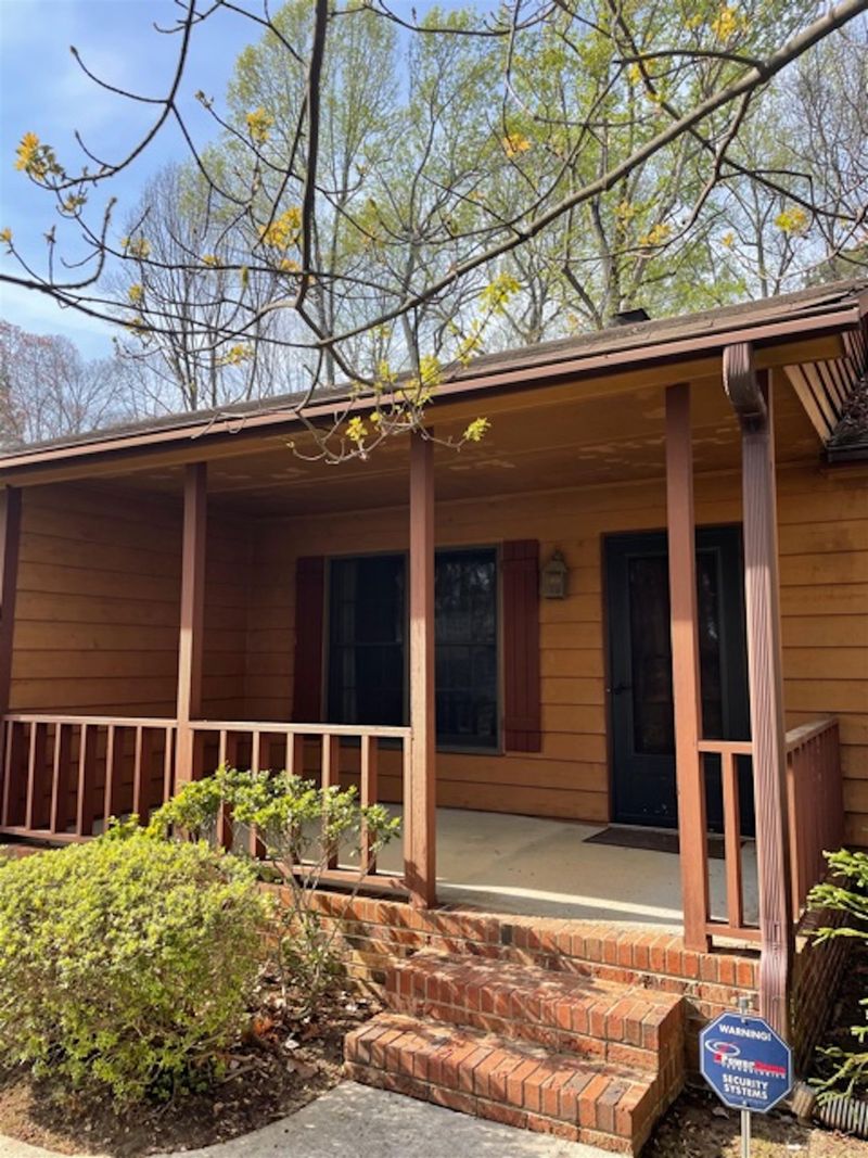 204 Trappers Run Dr, Cary, NC 27513