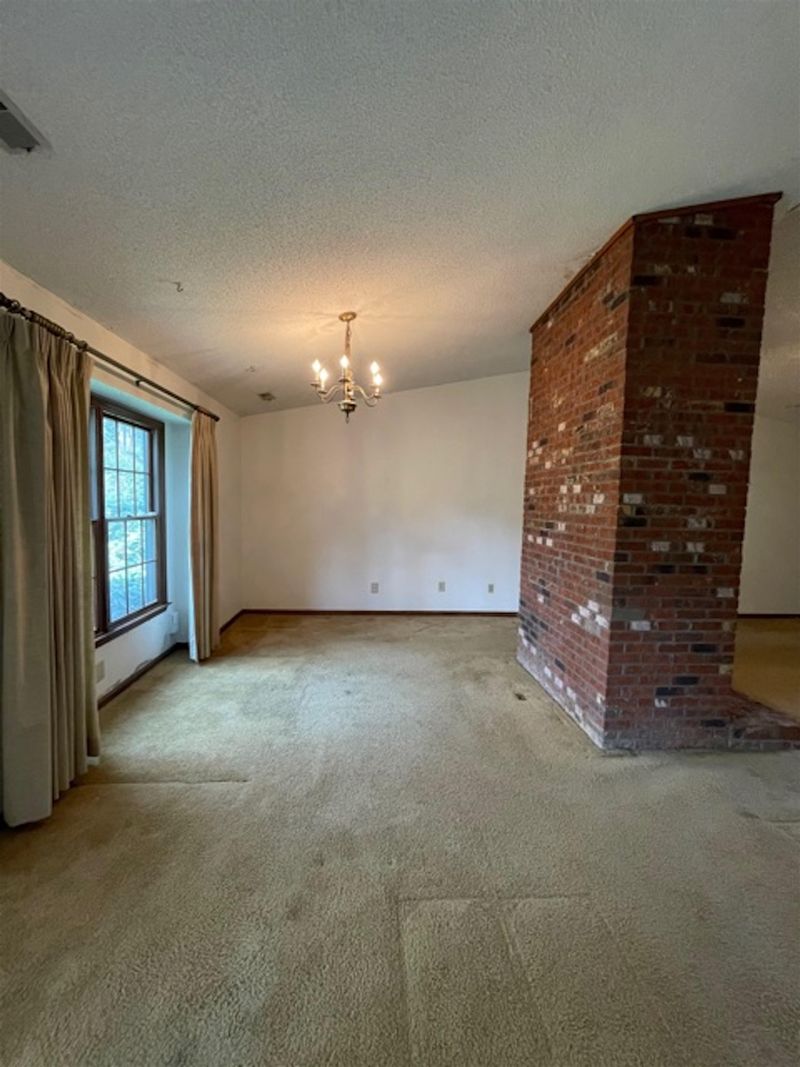 204 Trappers Run Dr, Cary, NC 27513