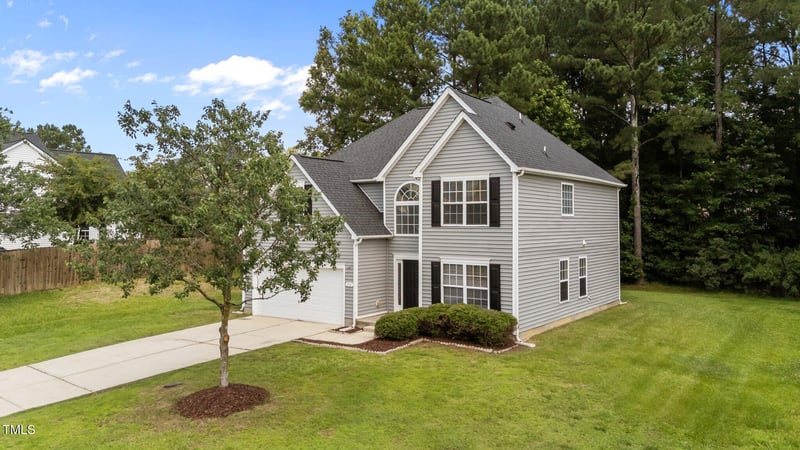 204 Trevor Ridge Dr, Holly Springs, NC 27540