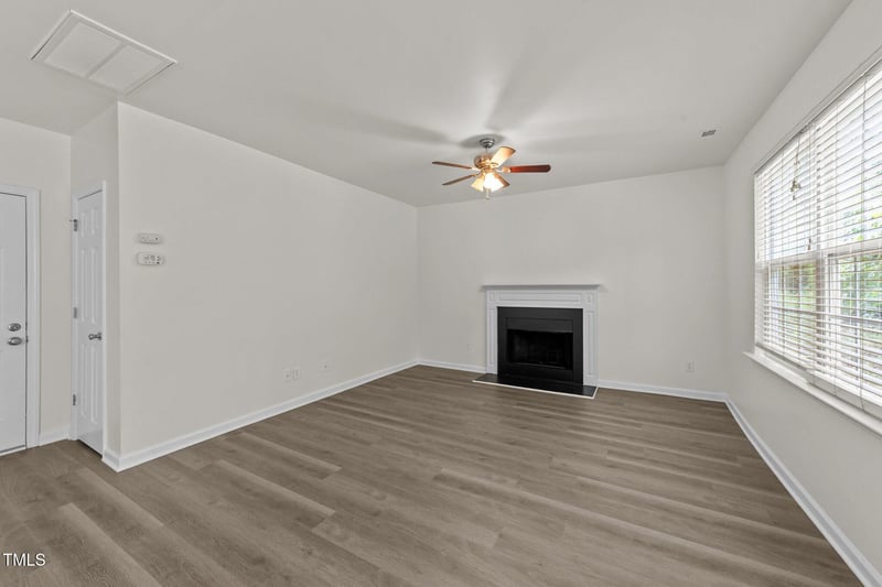 204 Trevor Ridge Dr, Holly Springs, NC 27540