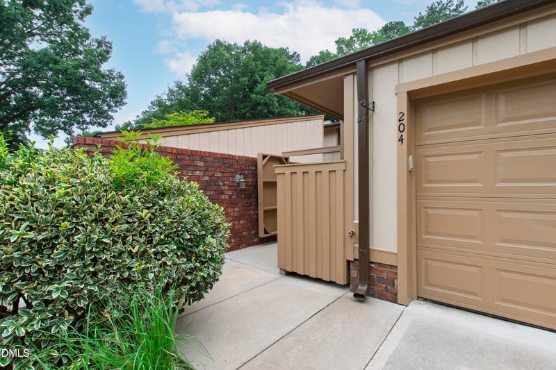 204 Tweed Cir, Cary, NC 27511