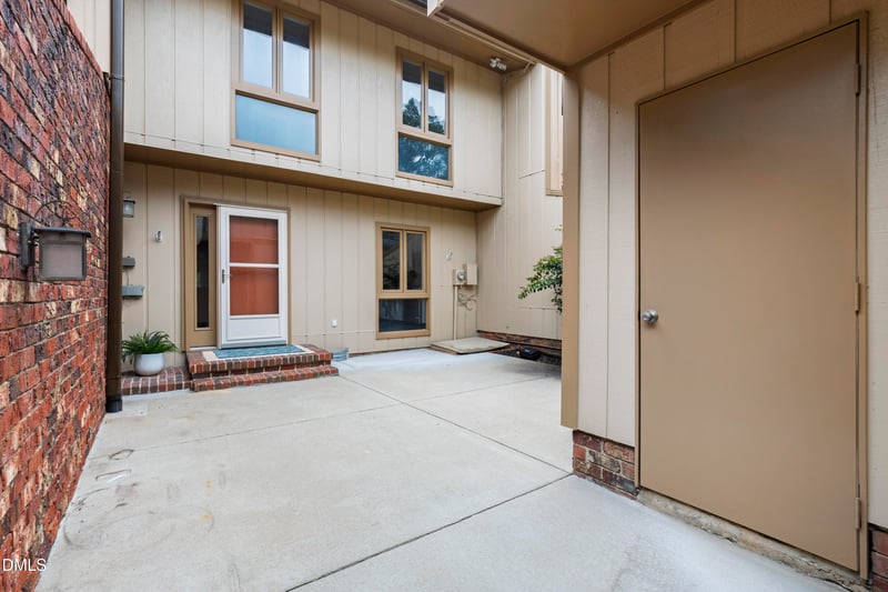 204 Tweed Cir, Cary, NC 27511