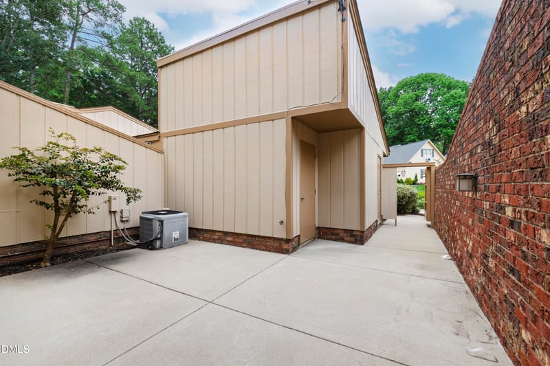 204 Tweed Cir, Cary, NC 27511