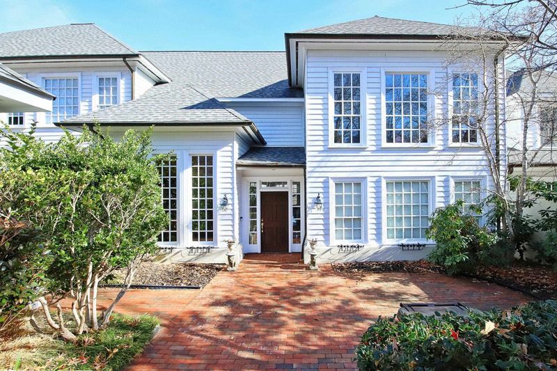 204 Villas Dr #204, Durham, NC 27712