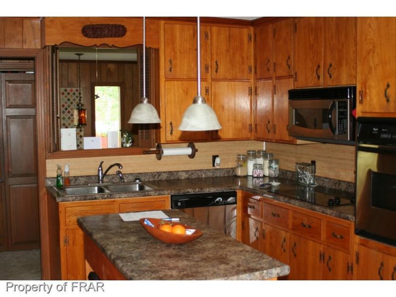 204 Waterview Ln, Sanford, NC 27330