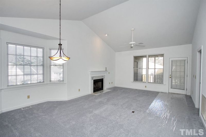 204 Windbyrne Dr, Cary, NC 27513