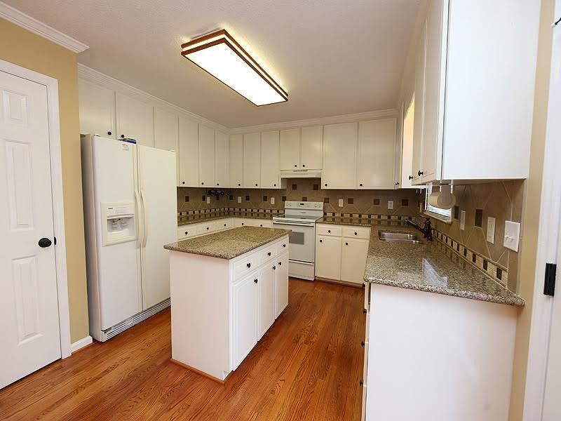 204 Wintergreen Dr, Garner, NC 27529