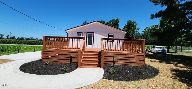 2040 Arrowhead Rd, Dunn, NC 28334