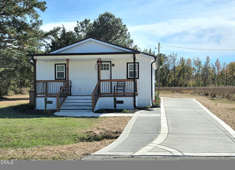 2040 Arrowhead Rd, Dunn, NC 28334