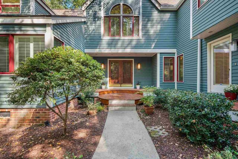 2040 Oakton Dr, Raleigh, NC 27606