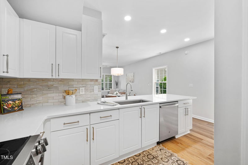 2040 Persimmon Ridge Dr, Raleigh, NC 27604