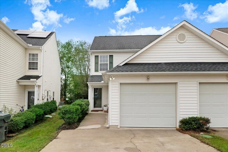 2041 Persimmon Ridge Dr, Raleigh, NC 27604