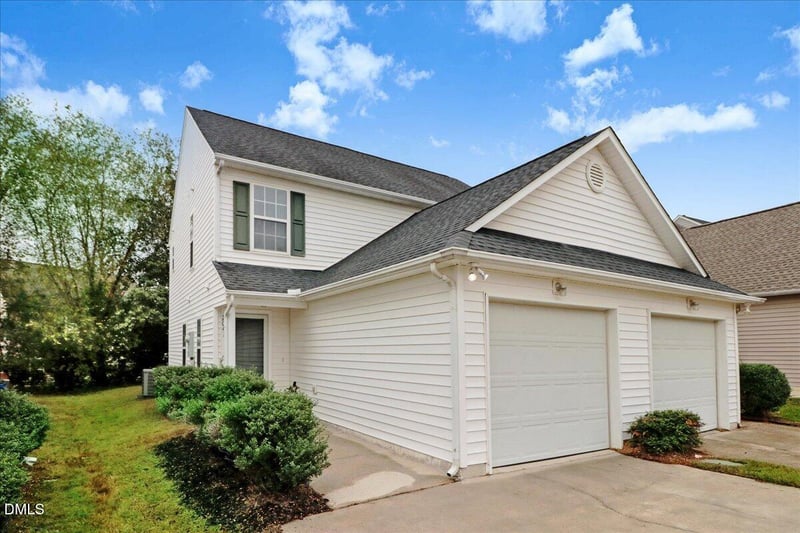 2041 Persimmon Ridge Dr, Raleigh, NC 27604