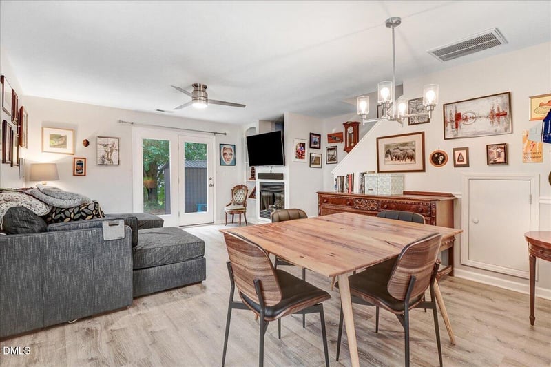 2041 Persimmon Ridge Dr, Raleigh, NC 27604