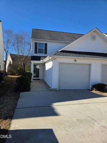 2041 Persimmon Ridge Dr, Raleigh, NC 27604