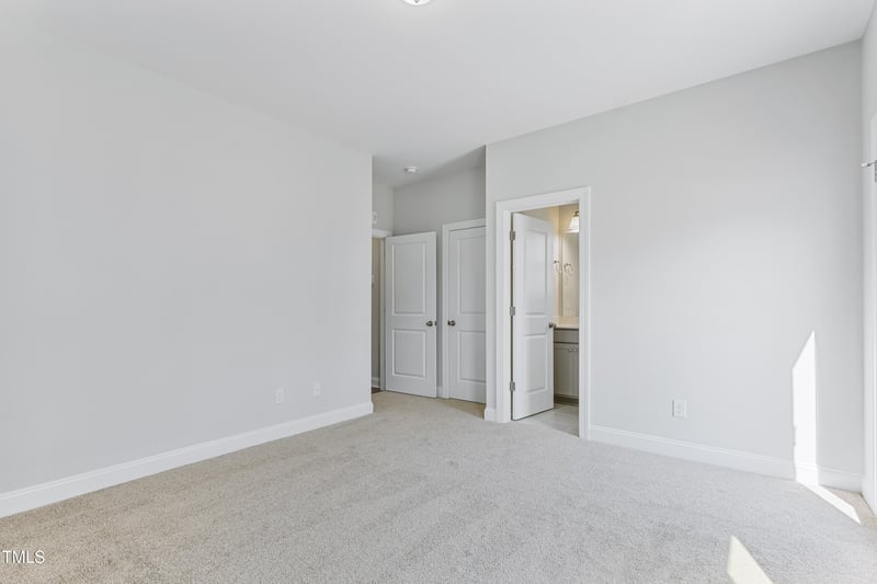 2042 Fishamble St #32, Fuquay Varina, NC 27526