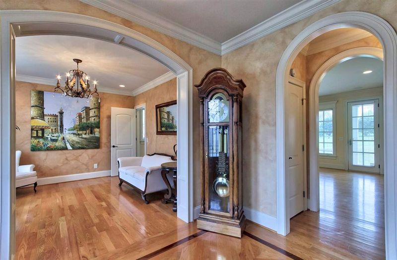 2042 Stuart Ct, Burlington, NC 27215