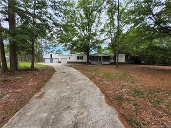 2043 Fennell Rd, Hope Mills, NC 28348