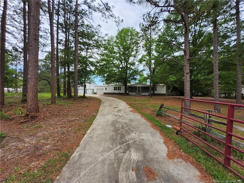 2043 Fennell Rd, Hope Mills, NC 28348