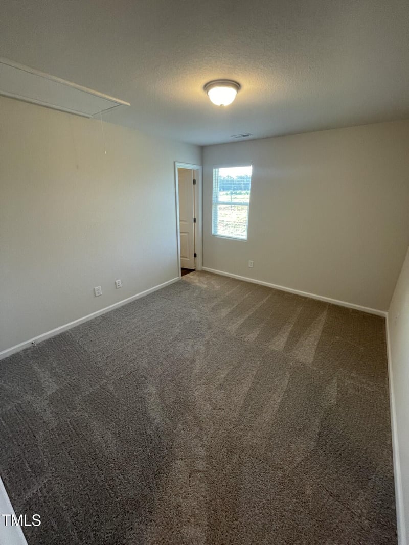 2043 Wiggins Village Dr, Youngsville, NC 27596