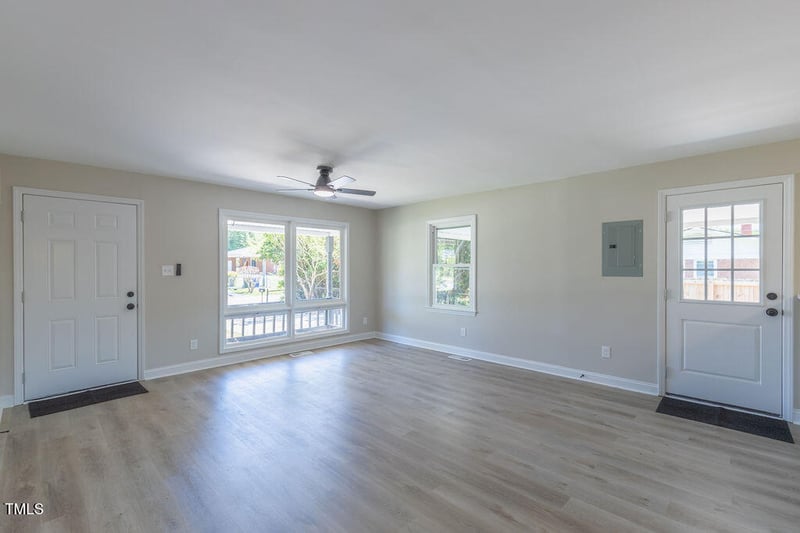 2044 Buckhorn Rd, Fayetteville, NC 28304