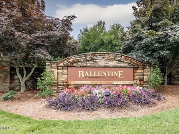 2044 Rosebriar Ln, Fuquay Varina, NC 27526