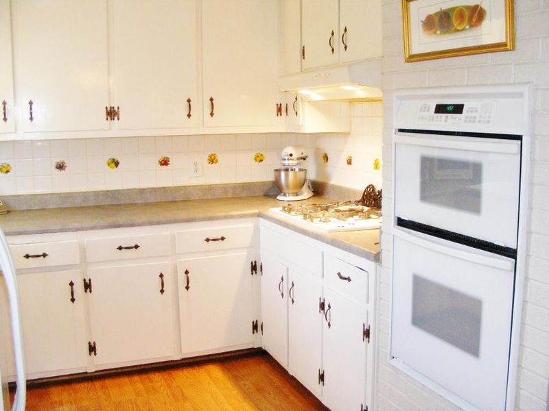 2044 Routh Rd, Burlington, NC 27217