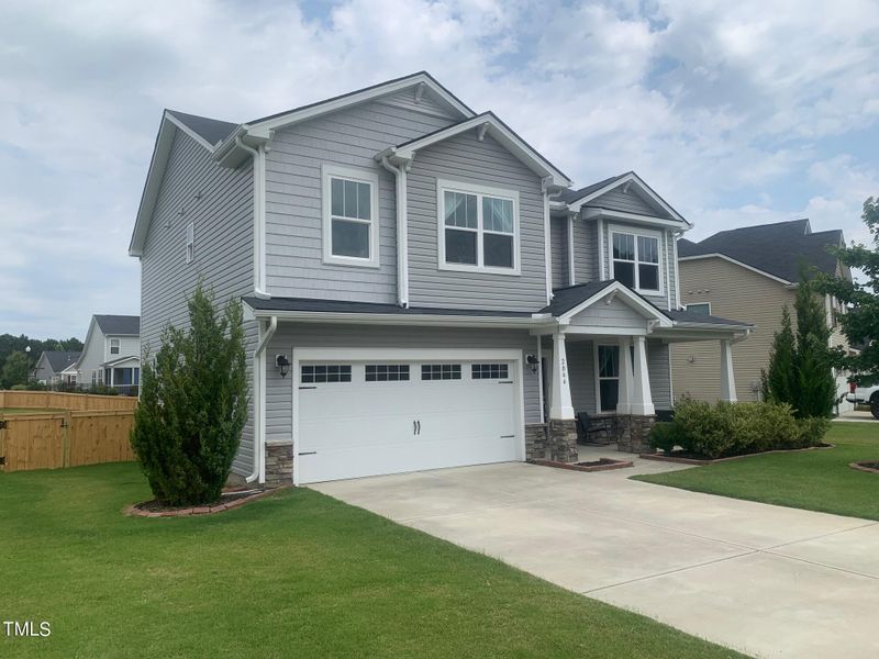 2044 Tulip Spring Dr, Zebulon, NC 27597