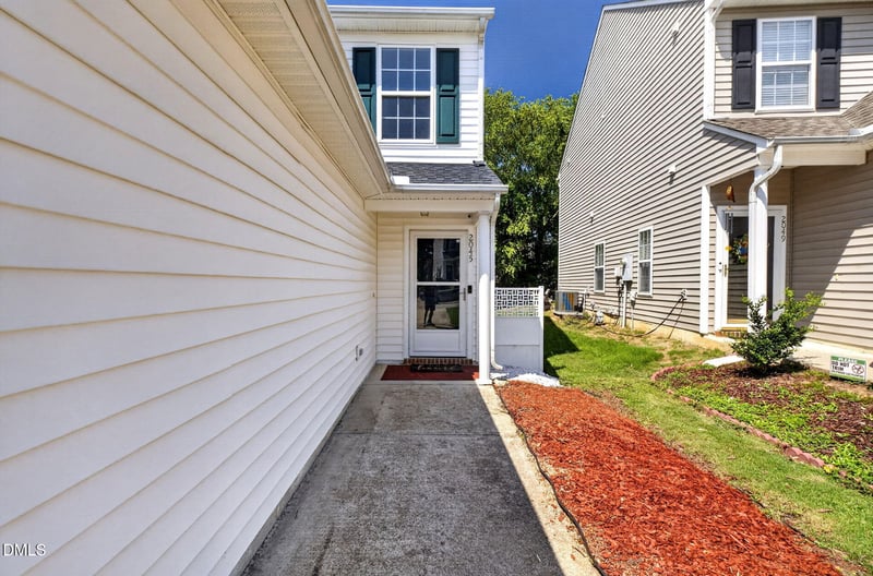 2045 Persimmon Ridge Dr, Raleigh, NC 27604