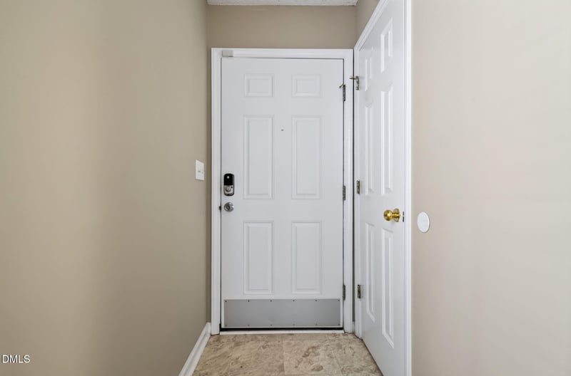 2045 Persimmon Ridge Dr, Raleigh, NC 27604