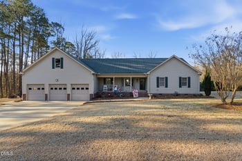 2045 Twin Acres Rd, Clayton, NC 27520