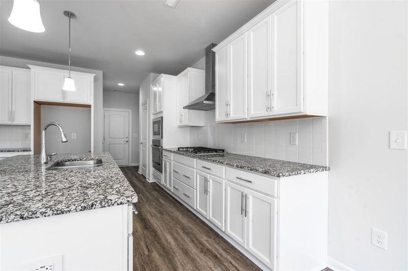 2046 Chipley Dr, Cary, NC 27519