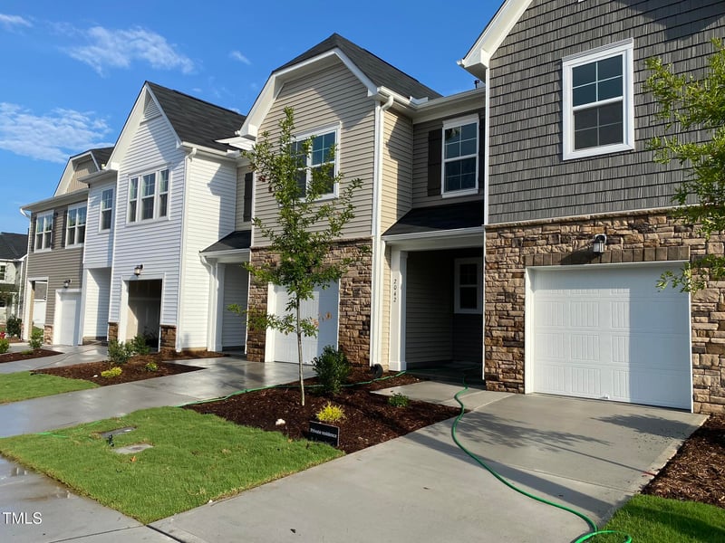 2046 Strickland Oak Way, Durham, NC 27703
