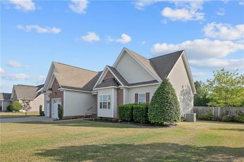 2047 Teesdale Dr, Hope Mills, NC 28348