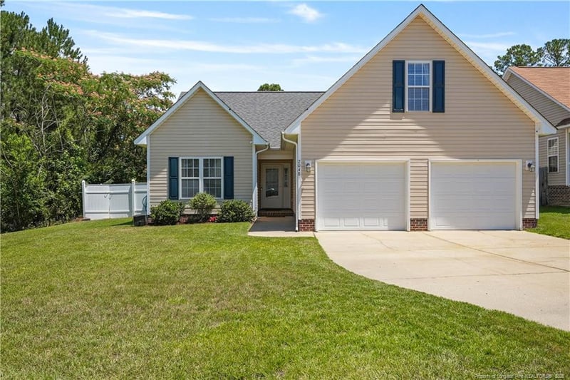 2048 Ivey Commons Rd, Fayetteville, NC 28306
