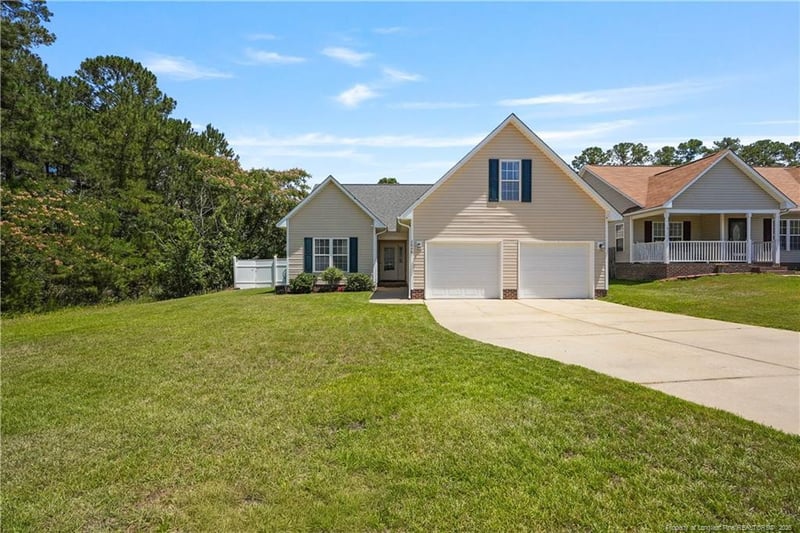 2048 Ivey Commons Rd, Fayetteville, NC 28306