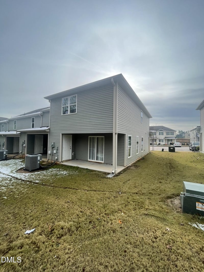 2048 Wiggins Village Dr, Youngsville, NC 27596