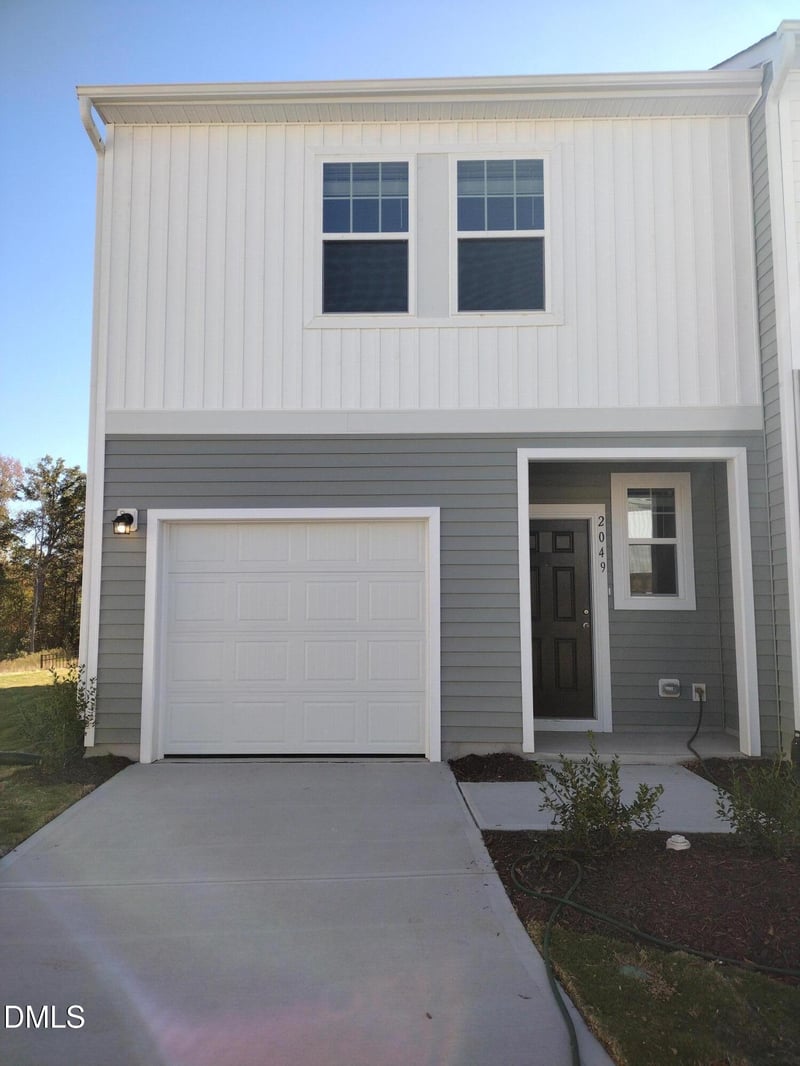 2049 Glen Crossing Dr, Durham, NC 27704