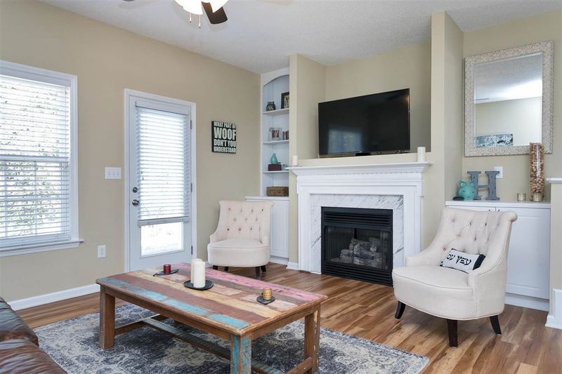 2049 Persimmon Ridge Dr, Raleigh, NC 27604