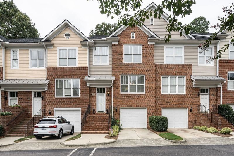 205 Ashton Hall Ln, Raleigh, NC 27609