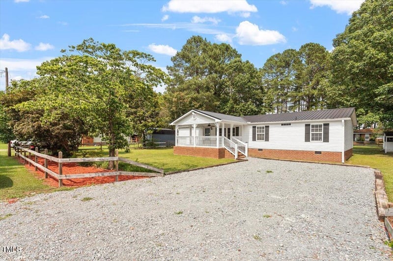 205 Austin St, Four Oaks, NC 27524