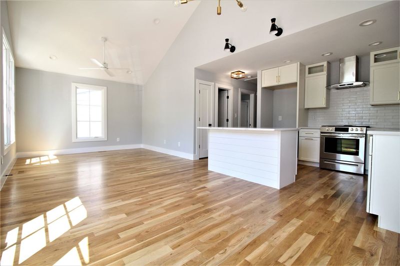 205 Bledsoe Ave, Raleigh, NC 27601