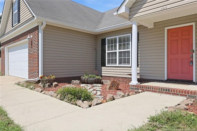 205 Bonney Ln, Fayetteville, NC 28306