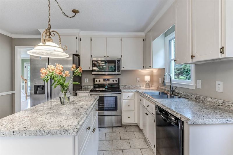 205 Bowling Farm Ct, Raleigh, NC 27603