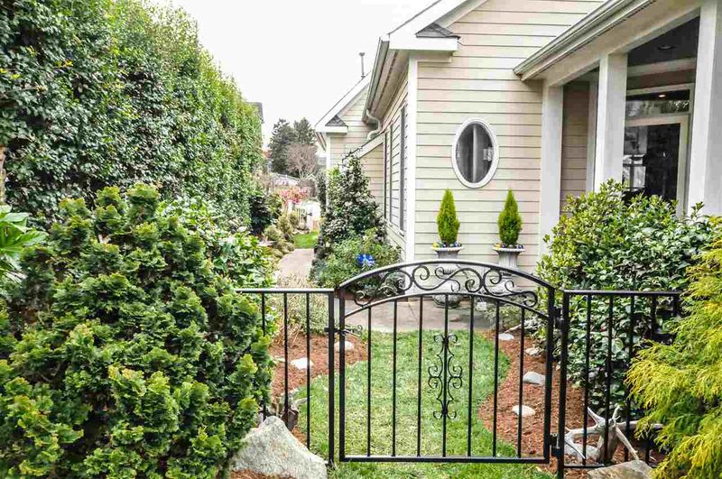 205 Calderon Dr, Chapel Hill, NC 27516