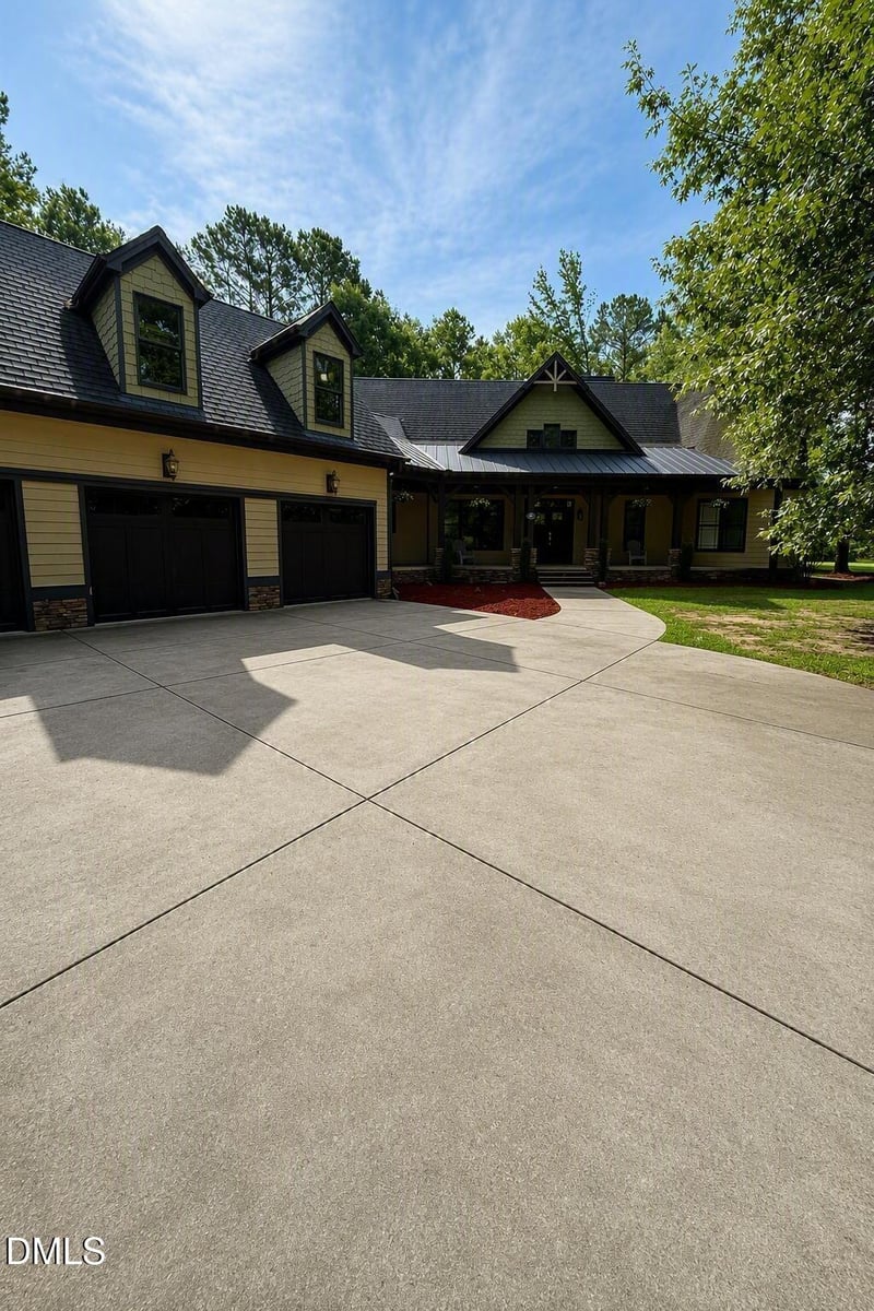 205 Carrie Dr, Archer Lodge, NC 27527