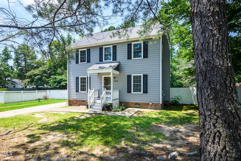 205 Cedar Dr, Zebulon, NC 27597