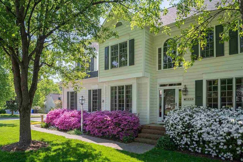 205 Chippoaks Dr, Chapel Hill, NC 27514