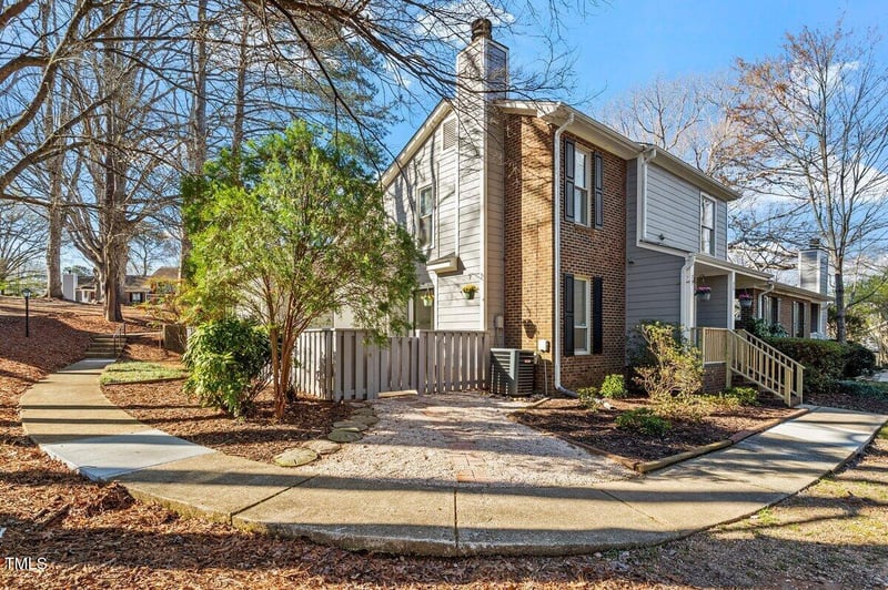 205 Clancy Cir, Cary, NC 27511